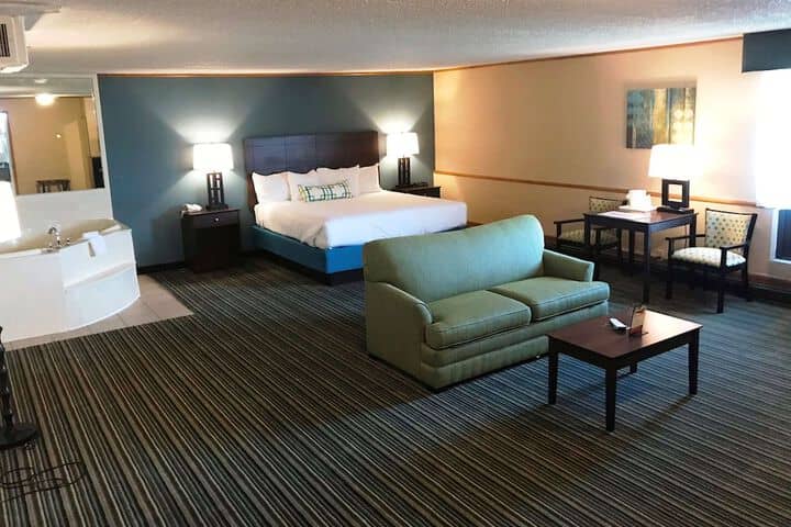Room 14 of 33