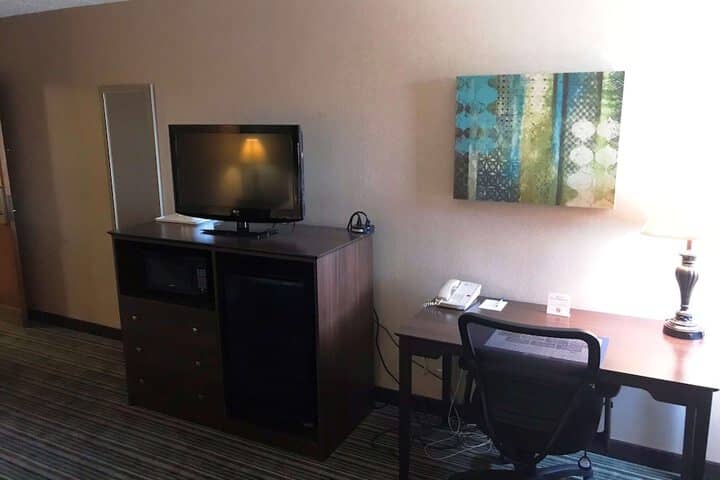 Room 13 of 33